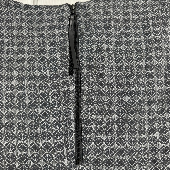 Chic Grey and White Patterned Dress Pockets From Sandwich_ Size EU 42 (US 12) - Picture 8 of 11
